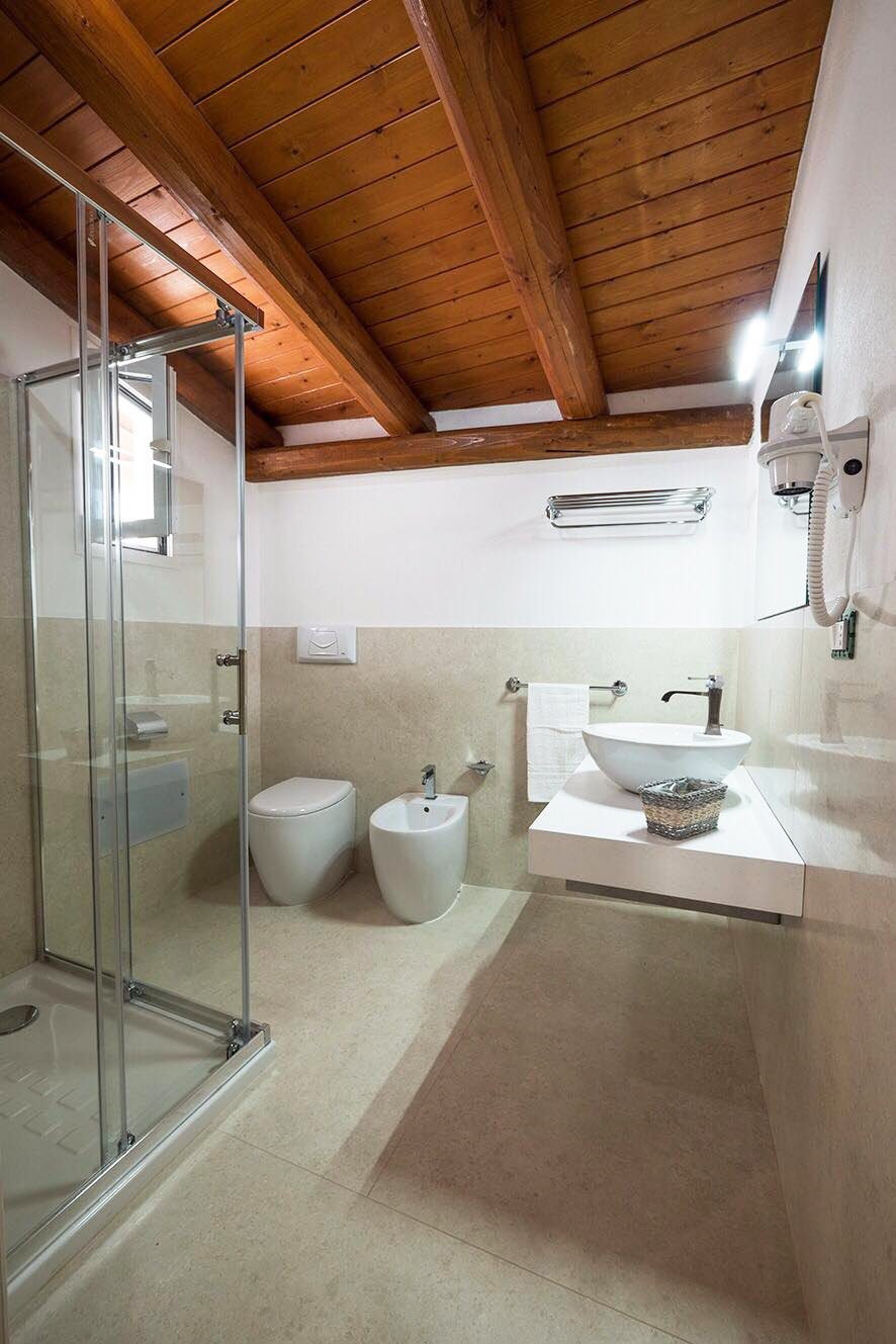 Bagni realizzati da Tecnoambienti 2